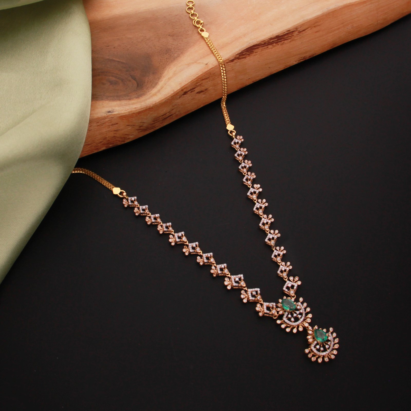 FANCY STONE NECKLACE